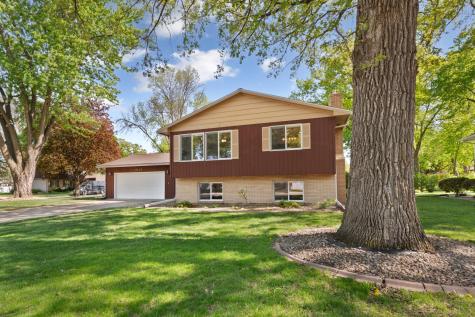 1813 Marie Lane North Mankato MN 56003