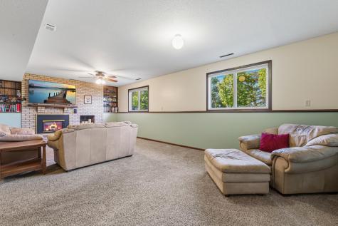 1813 Marie Lane North Mankato MN 56003