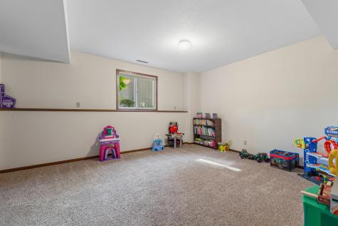 1813 Marie Lane North Mankato MN 56003