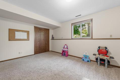 1813 Marie Lane North Mankato MN 56003