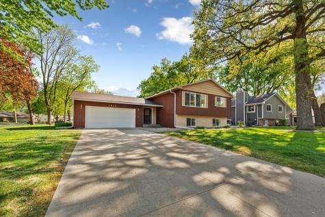 1813 Marie Lane North Mankato MN 56003