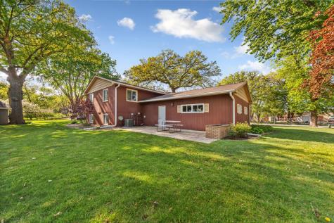 1813 Marie Lane North Mankato MN 56003