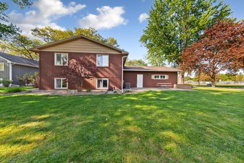1813 Marie Lane North Mankato MN 56003