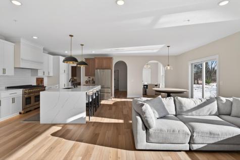 2388 Laurie Court Roseville MN 55113