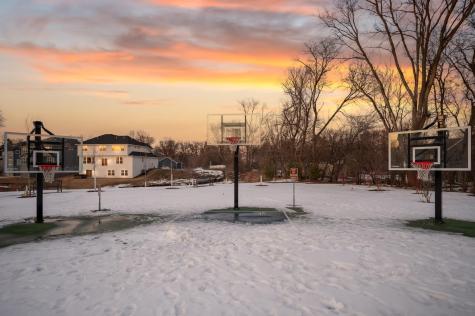 2388 Laurie Court Roseville MN 55113
