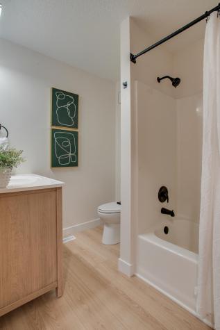 2808 38th Avenue S Fargo ND 58104