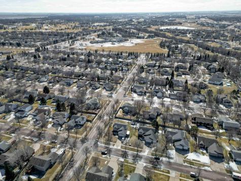 2808 38th Avenue S Fargo ND 58104