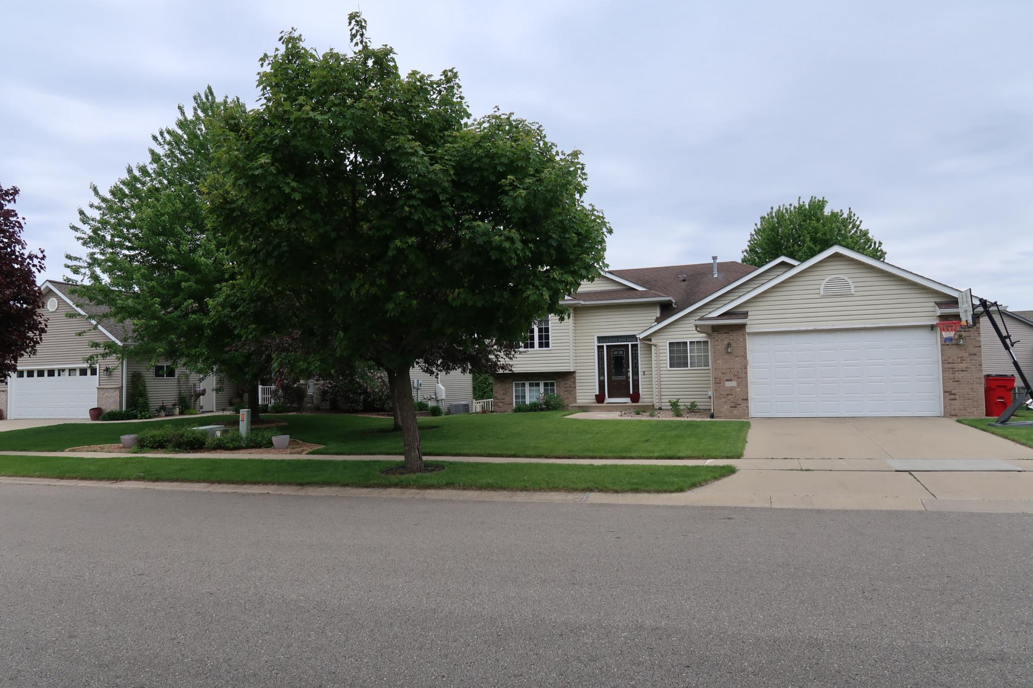 480 Manor Ridge Drive NW Rochester MN 55901
