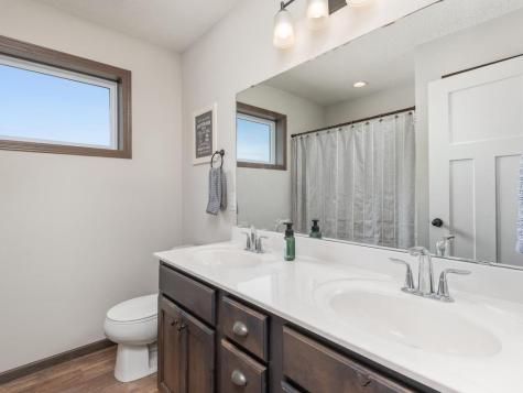 17986 Equinox Avenue Lakeville MN 55044