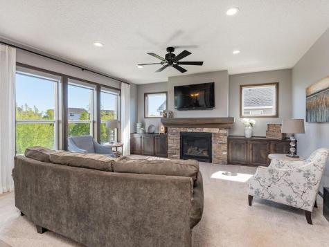17986 Equinox Avenue Lakeville MN 55044