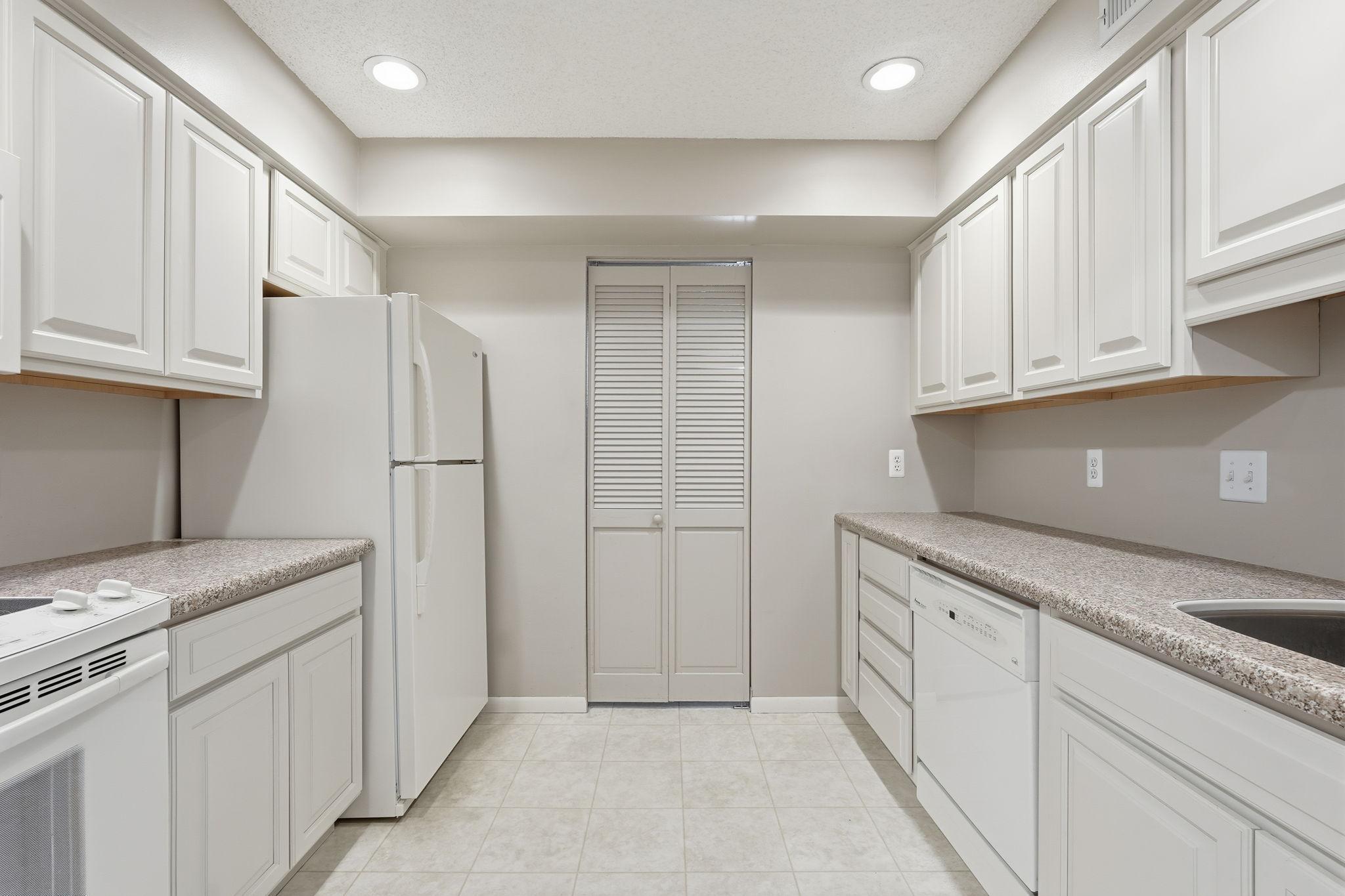 2670 Oxford Street N Roseville MN 55113