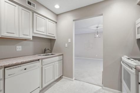 2670 Oxford Street N Roseville MN 55113