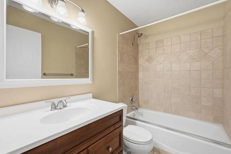 2670 Oxford Street N Roseville MN 55113