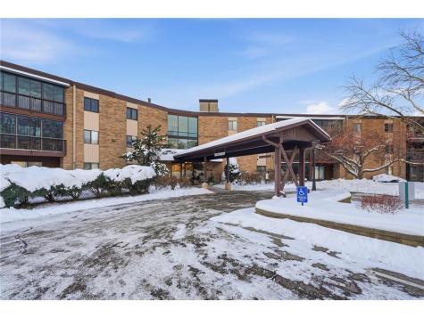 2670 Oxford Street N Roseville MN 55113