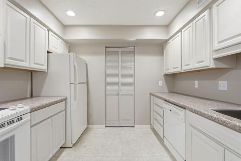 2670 Oxford Street N Roseville MN 55113