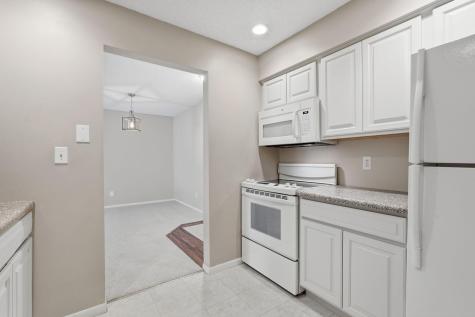 2670 Oxford Street N Roseville MN 55113