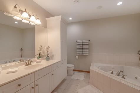 2142 Arlington Lane North Mankato MN 56003