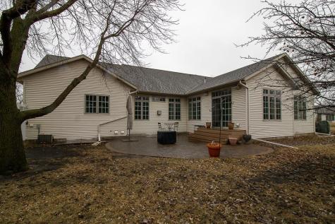 2142 Arlington Lane North Mankato MN 56003