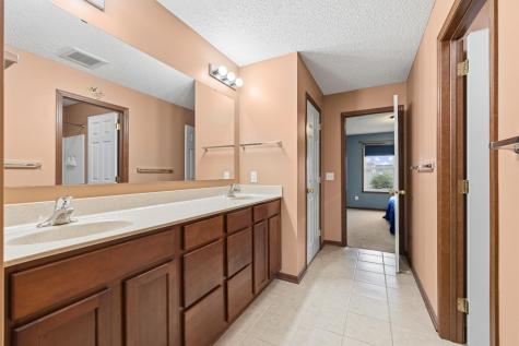 2061 Winterberry Lane Shakopee MN 55379