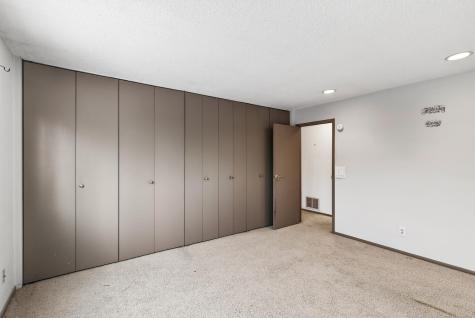6368 Saint Johns Drive Eden Prairie MN 55346