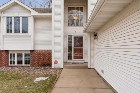 9487 Winslow N Maple Grove MN 55311