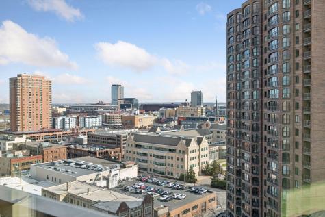 1235 Yale Place Minneapolis MN 55403