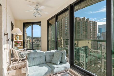 1235 Yale Place Minneapolis MN 55403