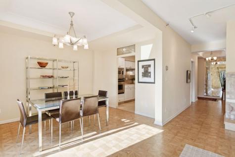 1235 Yale Place Minneapolis MN 55403