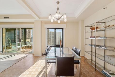 1235 Yale Place Minneapolis MN 55403