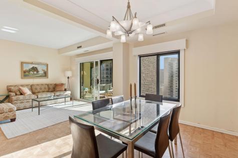1235 Yale Place Minneapolis MN 55403