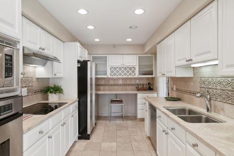 1235 Yale Place Minneapolis MN 55403