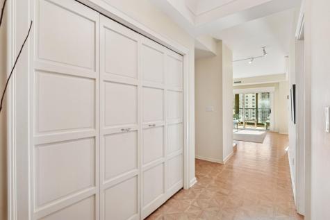 1235 Yale Place Minneapolis MN 55403