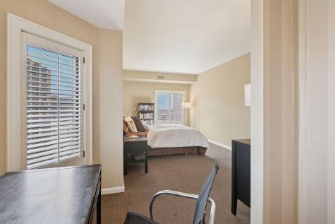1235 Yale Place Minneapolis MN 55403