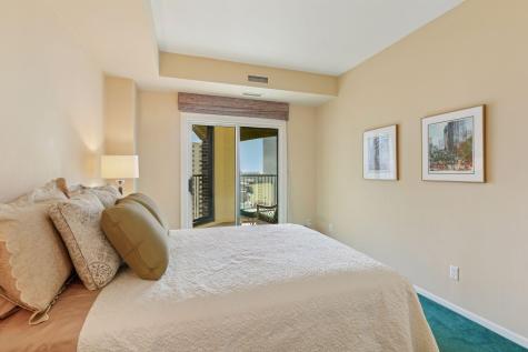 1235 Yale Place Minneapolis MN 55403