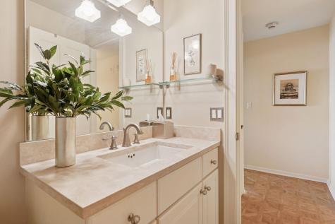 1235 Yale Place Minneapolis MN 55403