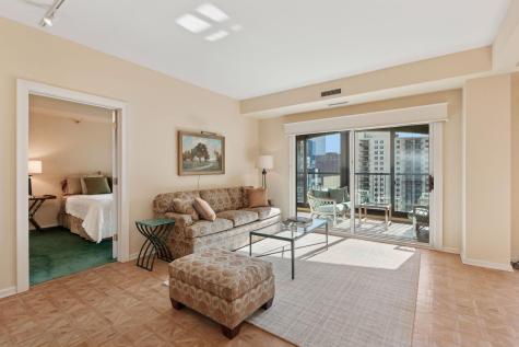 1235 Yale Place Minneapolis MN 55403