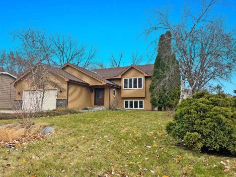 17446 Goldenview Avenue Lakeville MN 55044