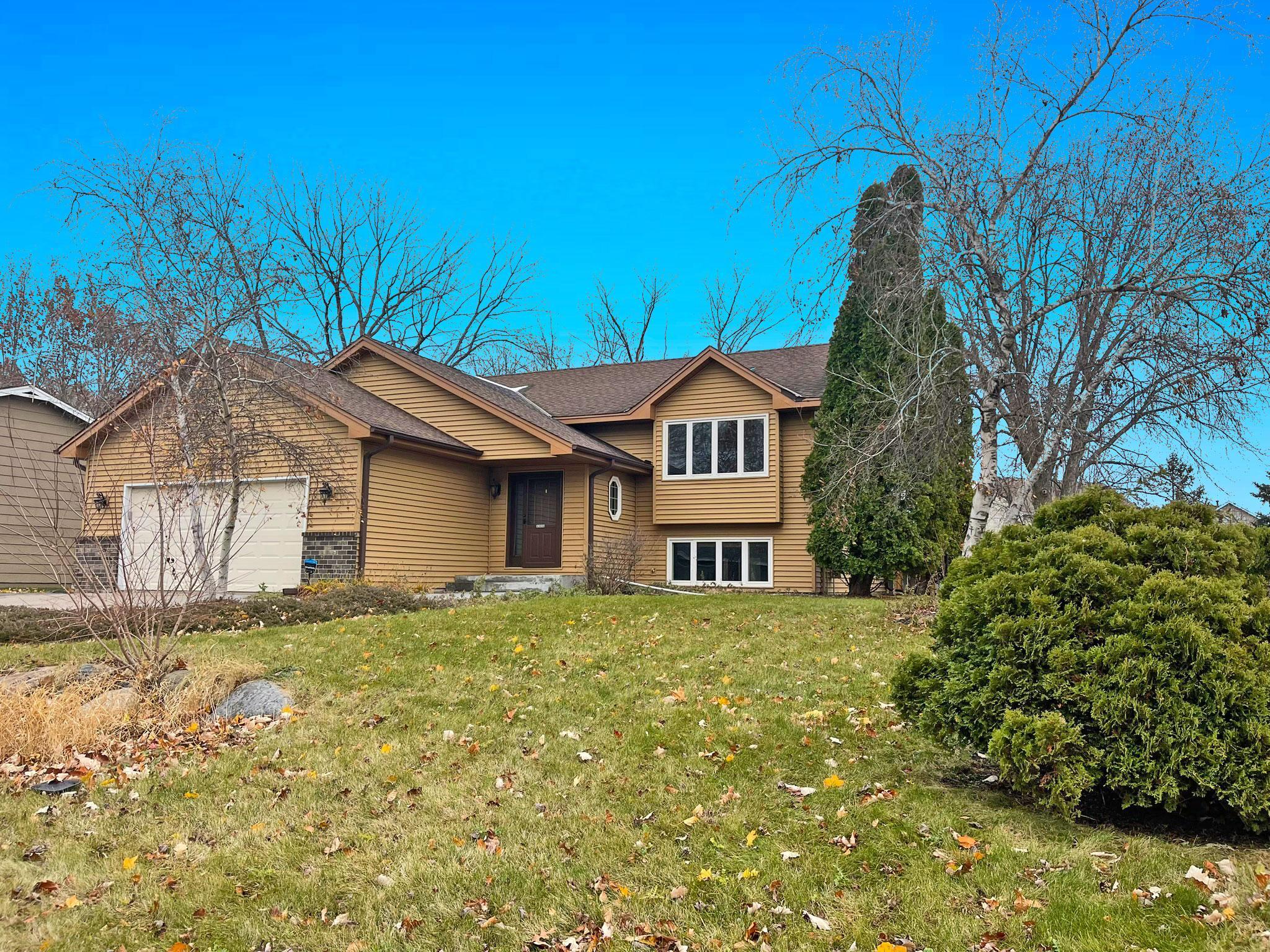 17446 Goldenview Avenue Lakeville MN 55044