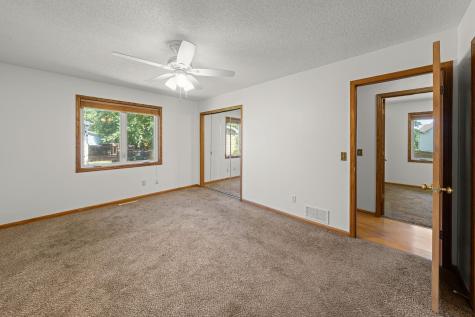 17446 Goldenview Avenue Lakeville MN 55044