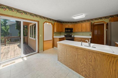 17446 Goldenview Avenue Lakeville MN 55044