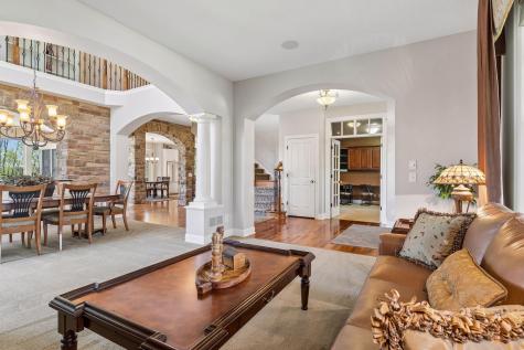 1750 Lucy Ridge Court Chanhassen MN 55317