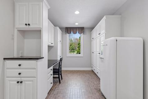 1750 Lucy Ridge Court Chanhassen MN 55317