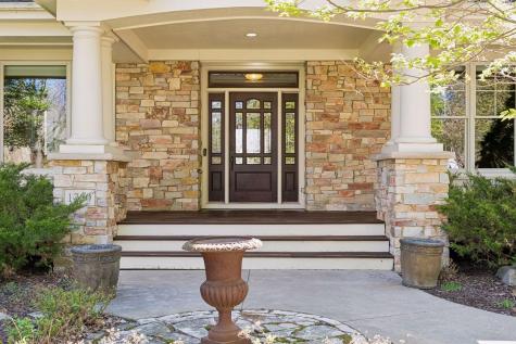 1750 Lucy Ridge Court Chanhassen MN 55317