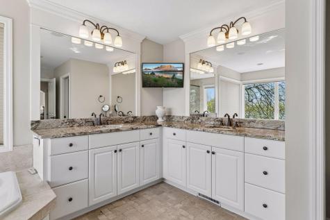 1750 Lucy Ridge Court Chanhassen MN 55317