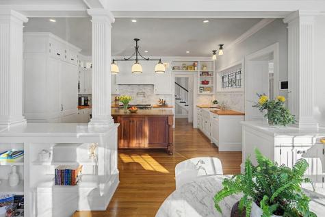 2400 W Lake Of The Isles Parkway Minneapolis MN 55405