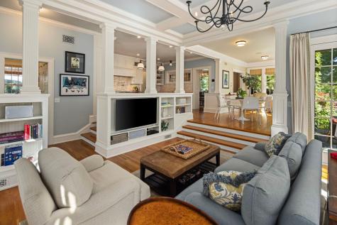 2400 W Lake Of The Isles Parkway Minneapolis MN 55405