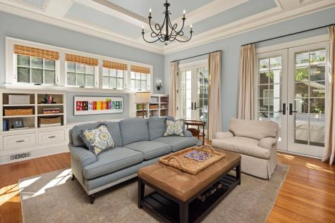 2400 W Lake Of The Isles Parkway Minneapolis MN 55405