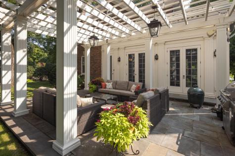 2400 W Lake Of The Isles Parkway Minneapolis MN 55405