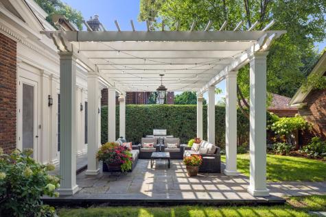 2400 W Lake Of The Isles Parkway Minneapolis MN 55405