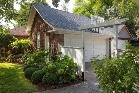 2400 W Lake Of The Isles Parkway Minneapolis MN 55405